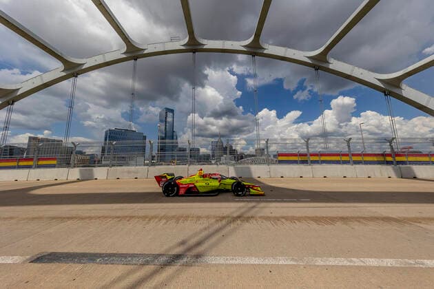 August 6, 2022, Nashville, TN, United States of America: DEVLIN DeFRANCESCO (29) (R) of Toronto, Canada travels through the turns during a practice for the Big Machine Music City Grand Prix on the Streets Of Nashville in Nashville TN. IndyCar, Indy Car, IRL, USA SERIES 2022: Big Machine Music City Grand Prix Devlin DeFrancesco  - ZUMAa161 20220806_zaa_a161_047 Copyright: xWalterxG.xArcexSr.x