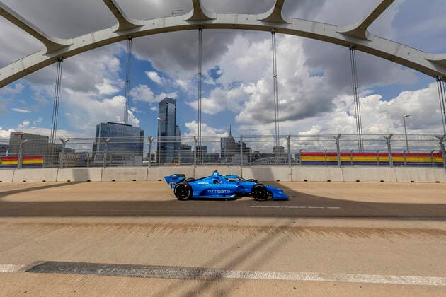 August 6, 2022, Nashville, TN, United States of America: ALEX PALOU (10) of Barcelona, Spain travels through the turns during a practice for the Big Machine Music City Grand Prix on the Streets Of Nashville in Nashville TN. IndyCar, Indy Car, IRL, USA SERIES 2022: Big Machine Music City Grand Prix Alex Palou  - ZUMAa161 20220806_zaa_a161_055 Copyright: xWalterxG.xArcexSr.x