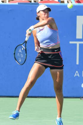 August 6, 2022, Washington, D.C, U.S: XIYU WANG hits a forehand during her semifinal match against Liudmila Samsonova at the Rock Creek Tennis Center. Washington U.S. - ZUMAg196 20220806_zap_g196_002 Copyright: xKylexGustafsonx