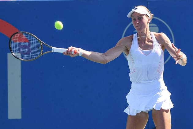 August 6, 2022, Washington, D.C, U.S: LIUDMILA SAMSONOVA hits a forehand during her semifinal match against Xiyu Wang at the Rock Creek Tennis Center. Washington U.S. - ZUMAg196 20220806_zap_g196_014 Copyright: xKylexGustafsonx