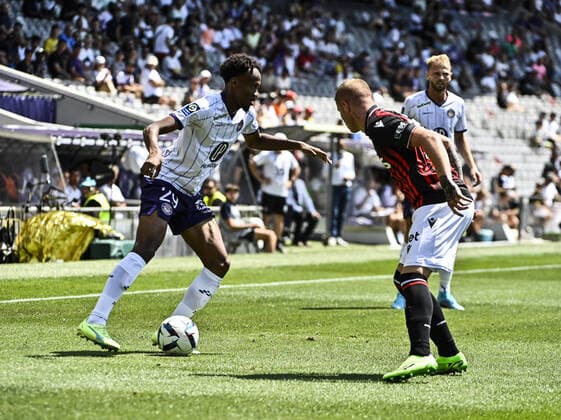 Nathan N Goumou (tfc) FOOTBALL : Toulouse vs Nice - 1ere Journee du Championnat de Ligue1 UBEREATS - Toulouse - 07 08 2022 ThierryBreton Panoramic 