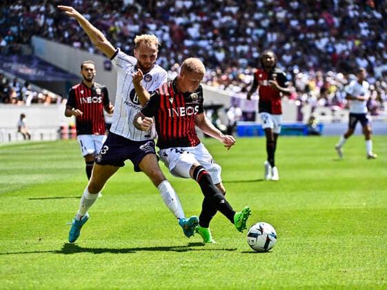 Mikkel Puggard (tfc) vs Melvin Bard (ogc) FOOTBALL : Toulouse vs Nice - 1ere Journee du Championnat de Ligue1 UBEREATS - Toulouse - 07 08 2022 ThierryBreton Panoramic 