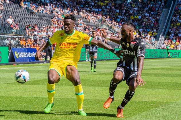 Evann Guessand (FC NANTES) Souleyman Doumbia (ANGERS SCO) FOOTBALL : Angers SCO vs FC Nantes - Ligue 1 - JournÃ e 1- 07 08 2022 BaptisteAutissier Panoramic 