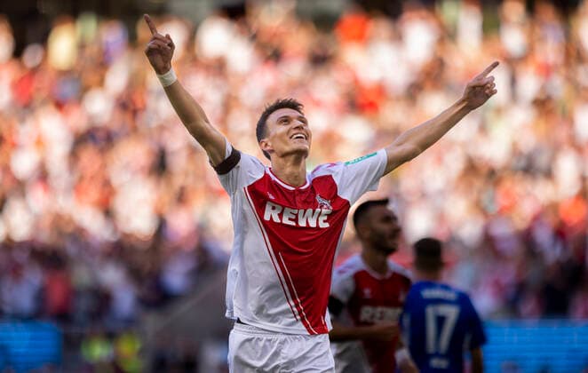 Sport Bilder des Tages Torjubel: Dejan Ljubicic (Köln) 1. FC Köln - FC Schalke 04 07.08.2022, Fussball; Saison 2022 23 Foto: Moritz Müller *** Goal celebration Dejan Ljubicic Cologne 1 FC Köln FC Schalke 04 07 08 2022, football season 2022 23 photo Moritz Müller