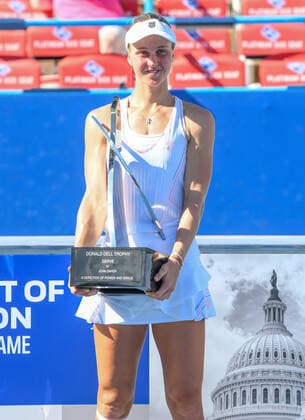 August 7, 2022, Washington, D.C, U.S: LIUDMILLA SAMSONOVA holds her winnerÃ¢â‚¬â ¢s trophy after the Citi Open womenÃ¢â‚¬â ¢s final at the Rock Creek Tennis Center. Washington U.S. - ZUMAg196 20220807_zap_g196_013 Copyright: xKylexGustafsonx