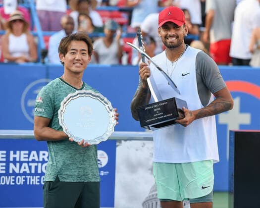 Bilder des Jahres 2022, Sport 08 August Sport Themen der Woche KW31 Sport Bilder des Tages August 7, 2022, Washington, D.C, U.S: YOSHIHITO NISHIOKA and NICK KYRGIOS show their trophies after the Citi Open menÃ¢â‚¬â ¢s final at the Rock Creek Tennis Center. Washington U.S. - ZUMAg196 20220807_zap_g196_038 Copyright: xKylexGustafsonx