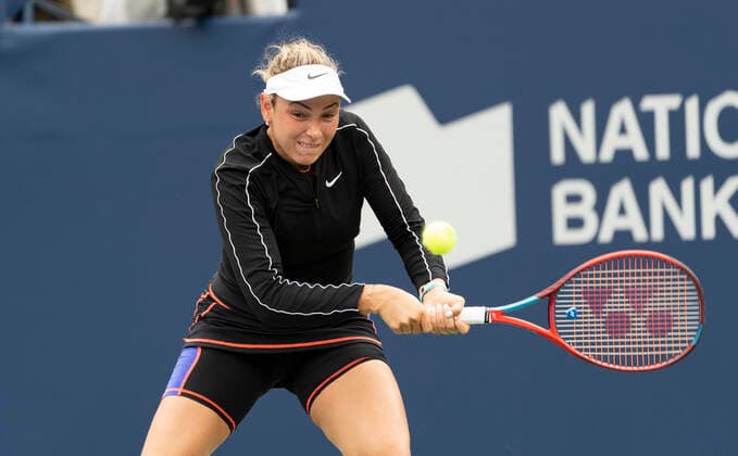 August 8, 2022, Toronto, Ontario, Canada: DONNA VEKIC hits the ball during her match with Simona Halep. Halep would go on to win 6 to 2 Toronto Canada - ZUMAm215 20220808_zip_m215_001 Copyright: xArlynxMcAdoreyx