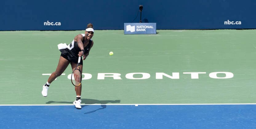 August 8, 2022, Toronto, Ontario, Canada: SERENA WILLIAMS hits the ball during her match against Nuria Parrizas Diaz Toronto Canada - ZUMAm215 20220808_zip_m215_009 Copyright: xArlynxMcAdoreyx