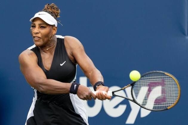 TORONTO, ON - AUGUST 08: Serena Williams returns the ball during her National Bank Open tennis tournament first round match on August 8, 2022, at Sobeys Stadium in Toronto, ON, Canada. (Photo by Julian Avram Icon Sportswire via Getty Images) TENNIS: AUG 08 National Bank Open Icon2208081447