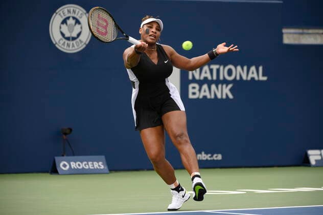 August 8, 2022, Toronto, ON, Canada: Serena Williams of the U.S.A returns the ball during a match with Nuria Parrizas-Diaz, of Spain, during the National Bank Open womenöÄÃ s tennis tournament in Toronto, on Monday, Aug. 8, 2022. Canada News - August 8, 2022 - ZUMAc35_ 20220808_zaf_c35_036 Copyright: xChristopherxKatsarovx