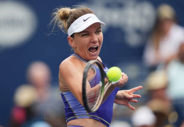 (220809) -- TORONTO, Aug. 9, 2022 -- Simona Halep of Romania returns the ball during the first round of women s singles match between Donna Vekic of Croatia and Simona Halep of Romania at the 2022 National Bank Open in Toronto, Canada, on Aug. 8, 2022. (Photo by Xinhua) (SP)CANADA-TORONTO-TENNIS-NATIONAL BANK OPEN-WOMEN S SINGLES ZouxZheng 