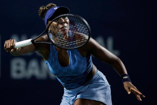 August 9, 2022, Toronto, ON, CANADA: Venus Williams of USA returns a ball from Jil Teichmann of Switzerland during womenöÄÃ s tennis action at the National Bank Open in Toronto, Monday, Aug. 8, 2022. Canada News - August 9, 2022  - ZUMAc35_ 20220809_zaf_c35_009 Copyright: xColexBurstonx