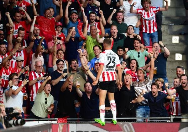 Sport Bilder des Tages EINDHOVEN - Joey Veerman of PSV Eindhoven celebrates the 1-0 victory during the UEFA Champions League third qualifying round match between PSV Eindhoven and AS Monaco at the Phillips stadium on August 9, 2022 in Eindhoven, Netherlands. ANP OLAF KRAAK UEFA Europa Champions League, Third Qualifying Round second leg 2022 2023 xVIxANPxSportx xxANPxIVx *** EINDHOVEN Joey Veerman of PSV Eindhoven celebrates the 1 0 victory during the UEFA Champions League third qualifying round match between PSV Eindhoven and AS Monaco at the Phillips stadium on August 9, 2022 in Eindhoven, Netherlands ANP OLAF KRAAK UEFA Europa Champions League, Third Qualifying Round second leg 2022 2023 xVIxANPxSportx xxANPxIVx 452868305 originalFilename: 452868305.jpg