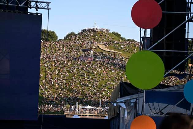 10 08 2022, European Championchips Munich 2022, European multi-sport event in the Olympic Park Munich, the crowd is big on the Olympic Hill.