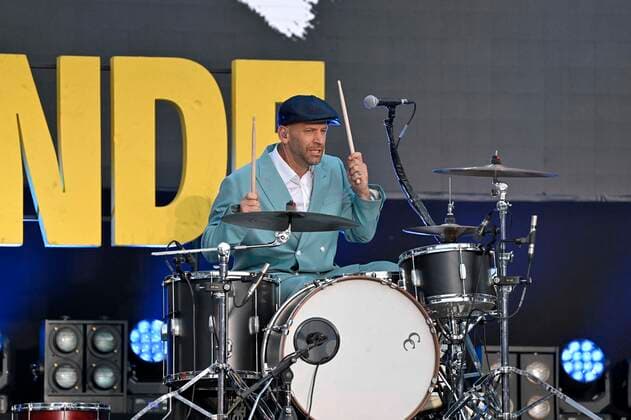 10 08 2022, European Championchips Munich 2022, European multi-sport event in the Olympic Park Munich, Sportfreunde Stiller play opening drummer Flo Weber Germany