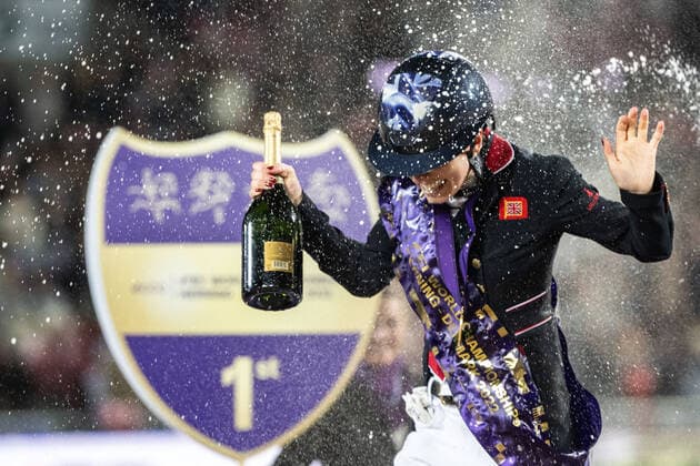 Sport Themen der Woche KW32 Sport Bilder des Tages 220810 Charlotte Fry of Great Britain celebrates after the Individual Grand Prix Freestyle on day 7 of the FEI World Championships on August 10, 2022 in Herning. Photo: Emma Wallskog BILDBYRAN COP 320 EW0074 ridsport equestrian fei world championships day 7 dressage bbeng jubel *** 220810 Charlotte Fry of Great Britain celebrates after the Individual Grand Prix Freestyle on day 7 of the FEI World Championships on August 10, 2022 in Herning Photo Emma Wallskog BILDBYRAN COP 320 EW0074 ridsport equestrian fei world championships day 7 dressage bbeng jubel,  Copyright: EMMAxWALLSKOG BB220810BB433