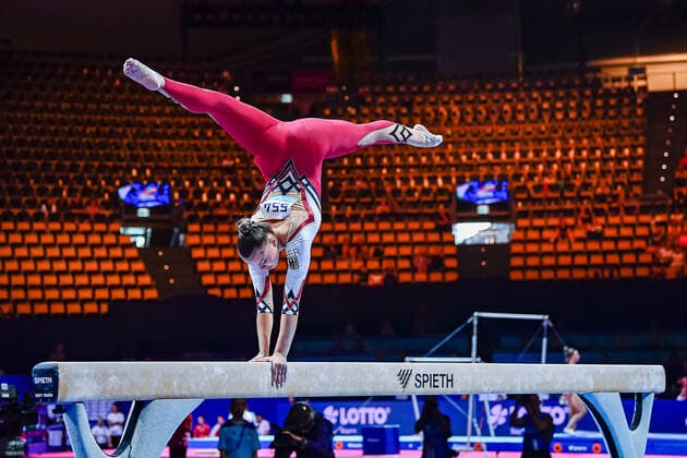Sport Themen der Woche KW32 Sport Bilder des Tages MALEWSKI Emma Leonie (GER) on the balance beam (Schwebebalken). GER, Artistics Gymnastics Individual All-Around Womens Senior (Turnen Mehrkampf Frauen), European Championships Munich 2022, 11.08.2022. Photo: EIBNER Heike Feiner GER, Artistics Gymnastics Individual All-Around Womens Senior (Turnen Mehrkampf Frauen), European Championships Munich 2022, 11.08.2022. Munich *** MALEWSKI Emma Leonie GER on the balance beam balance beam GER, Artistics Gymnastics Individual All Around Womens Senior Gymnastics All Around Women , European Championships Munich 2022, 11 08 2022 Photo EIBNER Heike Feiner GER, Artistics Gymnastics Individual All Around Womens Senior Gymnastics All Around Women , European Championships Munich 2022, 11 08 2022 Munich Copyright: xEibnerxPressefotox xHeikexFeinerx EP_HFR