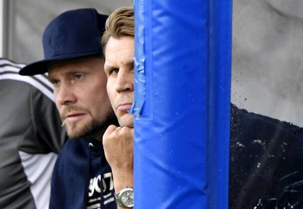 Coaches of HJK Toni Korkeakunnas (L) and Toni Koskela (R) during the UEL 3rd Qualification Round football match HJK - Maribor in Helsinki on August 11, 2022. Helsinki Finland LKLAPJ20220811185424E666  Copyright: xJussixNukarix LKLAPJ20220811185424E666