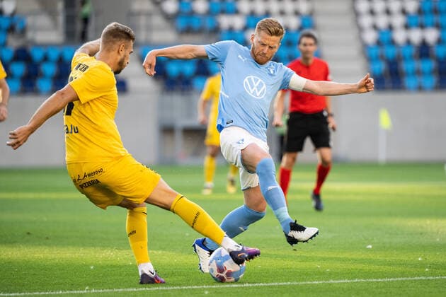 220811 Vincent Decker of Diddeleng and Anders Christiansen of Malmö during the UEFA Europa League qualification between Diddeleng and Malmö FF on August 11, 2022 in Luxembourg Photo Daniel Stiller BILDBYRAN kod DS DS0267 fotbol football soccer fotball uefa europa league diddeleng malmö ff bbeng,  Copyright: DANIELxSTILLER BB220811DS014
