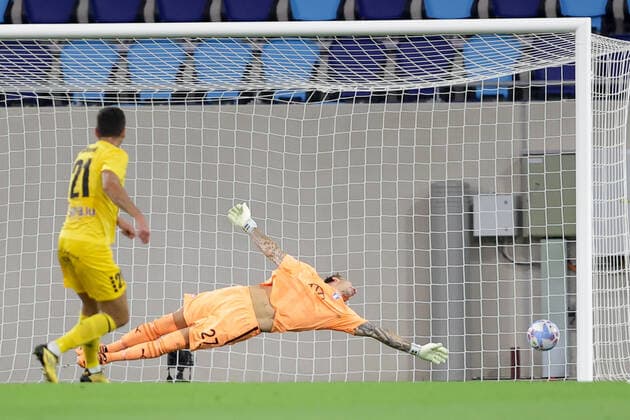 Johan Dahlin goalkeeper Malmö 27 powerless to shoot Dejvid Sinani Dudelange 21 to 2 2 11 08 2022 Football Europa League Qualification, 3rd Round, Second Leg, Season 2022 2023 11 08 2022 F91 Dudelange LUX Malmö FF SWE Dudelange Malmo Stade de Luxembourg, Luxembourg
