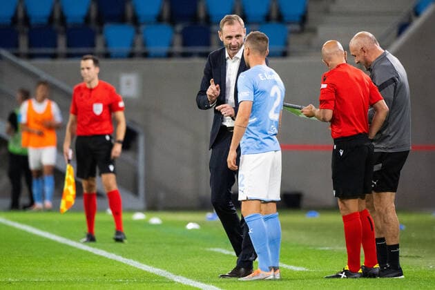 220811 Coach Andreas Georgson and Eric Larsson of Malmö FF during the UEFA Europa League qualification between Diddeleng and Malmö FF on August 11, 2022 in Luxembourg Photo Daniel Stiller BILDBYRAN kod DS DS0267 fotbol football soccer fotball uefa europa league diddeleng malmö ff bbeng,  Copyright: DANIELxSTILLER BB220811DS054