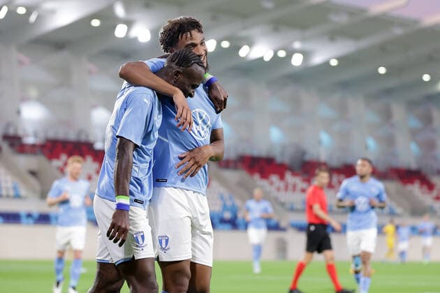 Isaac Kiese Thelin Malmo 9 cheers, rejoices, jubilation, joy with Mohamed Buya Turay Malmo 33 after goal to 0 2 11 08 2022 Football Europa League Qualifier, 3rd Round, Second Leg, 2022 2023 Season 11 08 2022 F91 Dudelange LUX Malmo FF SWE Dudelange Malmo Stade de Luxembourg, Luxembourg