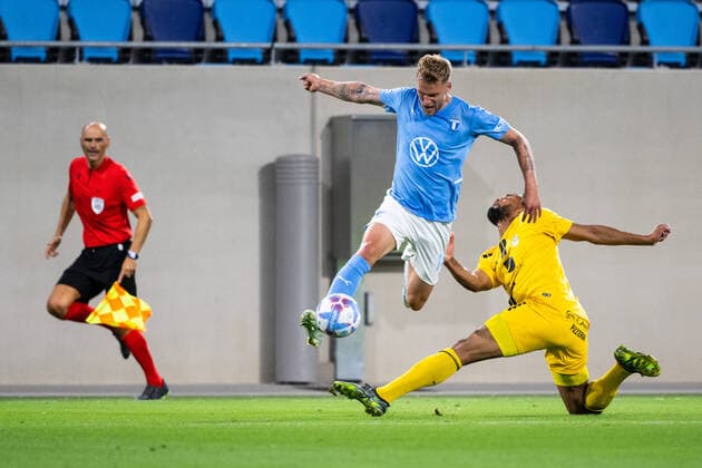 220811 Felix Beijmo of Malmö and Ivan Englaro of Diddeleng during the UEFA Europa League qualification between Diddeleng and Malmö FF on August 11, 2022 in Luxembourg Photo Daniel Stiller BILDBYRAN kod DS DS0267 fotbol football soccer fotball uefa europa league diddeleng malmö ff bbeng,  Copyright: DANIELxSTILLER BB220811DS060