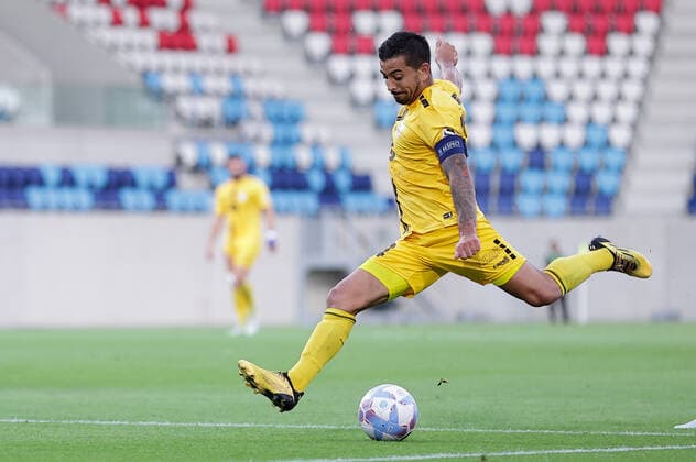 Mehdi Kirch captain Dudelange 24 goal shot, free shot, single shot, action, full body 11 08 2022 football Europa League qualification, 3 round, second leg, season 2022 2023 11 08 2022 F91 Dudelange LUX Malmö FF SWE Dudelange Malmo Stade de Luxembourg, Luxembourg
