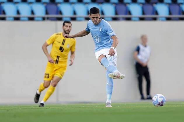 Dennis Hadzikadunic Malmö 21 cutout, single image, action, full body 11 08 2022 Football Europa League qualification, 3 round, second leg, season 2022 2023 11 08 2022 F91 Dudelange LUX Malmö FF SWE Dudelange Malmo Stade de Luxembourg, Luxembourg