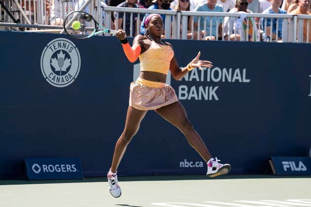 August 11, 2022, TORONTO, ON, CAN: Coco Gauff hits a return to Aryna Sabalenka during National Bank Open tennis action in Toronto, Thursday, August 11, 2022. Canada News - August 11, 2022  - ZUMAc35_ 20220811_zaf_c35_078 Copyright: xChrisxYoungx
