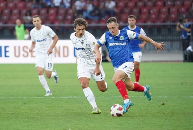 Photo Manuel Geisser 11 08 2022 Stadium Letzigrund UEFA Europa League Qualification 2022 2023 FC Zuerich Linfield FC 3 0 Picture Lindrit Kambetri FC Zuerich vs Joel Cooper Linfield FC r action duel
