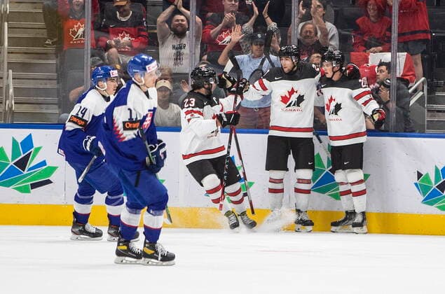 August 11, 2022, EDMONTON, AB, CANADA: Canada celebrates a goal against Slovakia during first period IIHF World Junior Hockey Championship action in Edmonton on Thursday August 11, 2022. Canada News - August 11, 2022  - ZUMAc35_ 20220811_zaf_c35_212 Copyright: xJasonxFransonx