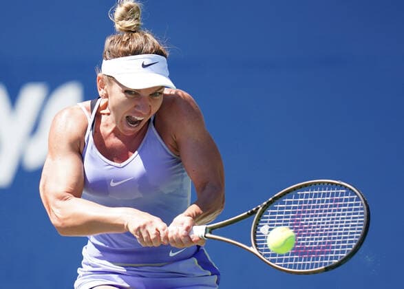 August 12, 2022, Toronto, Ontario, Canada: SIMONA HALEP hits a shot during her game against Coco Gauff. Halep went on to win the match, and will advance to the semi finals tomorrow in Toronto. Final Score 6-4, 7-6. Toronto Canada - ZUMAm215 20220812_zip_m215_004 Copyright: xArlynxMcAdoreyx