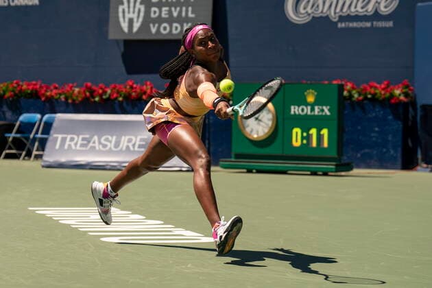 August 12, 2022, TORONTO, ON, Canada: Coco Gauff stretches to reach a shot from Simona Halep, during Women s National Bank Open tennis action in Toronto, Friday, August 12, 2022. Coco Gauff;  - ZUMAc35_ 20220812_zaf_c35_048 Copyright: xChrisxYoungx
