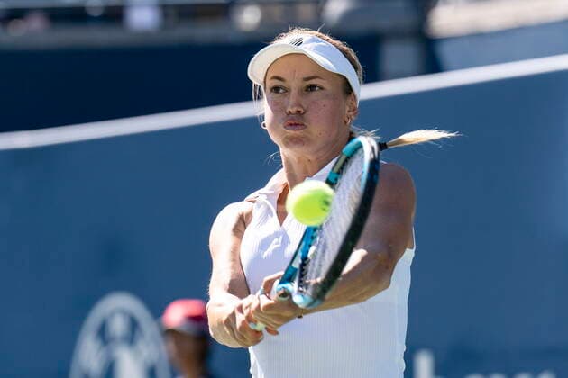 August 12, 2022, TORONTO, ON, Canada: Yulia Putintseva hits a return to Jessica Pegula during Women s National Bank Open tennis action in Toronto, Friday, August 12, 2022. Yulia Putintseva  - ZUMAc35_ 20220812_zaf_c35_068 Copyright: xChrisxYoungx