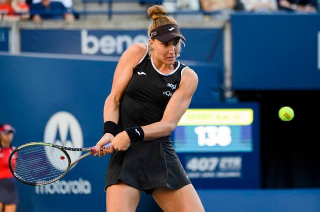 August 12, 2022, Toronto, ON, Canada: Beatriz Haddad Maia, from Brazil, returns the ball to Belinda Bencic, from Switzerland, during the quarterfinal match at the National Bank Open tennis tournament in Toronto on Friday, Aug., 12, 2022. Canada News - August 12, 2022 - ZUMAc35_ 20220812_zaf_c35_175 Copyright: xChristopherxKatsarovx