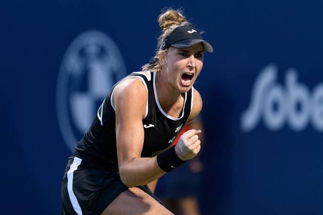 TORONTO, ON - AUGUST 12: Beatriz Haddad Maia (BRA) celebrates after winning a point during her National Bank Open WTA, Tennis Damen tennis tournament Quarterfinal match on August 12, 2022, at Sobeys Stadium in Toronto, ON, Canada. (Photo by Julian Avram Icon Sportswire) TENNIS: AUG 12 National Bank Open Icon2208128307