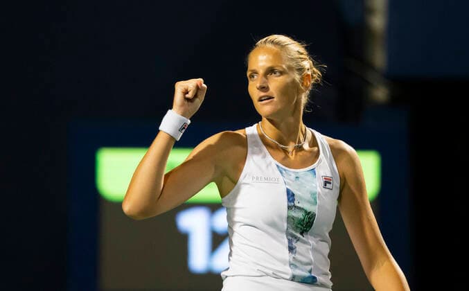 (220813) -- TORONTO, Aug. 13, 2022 -- Karolina Pliskova celebrates after winning the women s singles quarterfinal match between Zheng Qinwen of China and Karolina Pliskova of the Czech Republic at the 2022 National Bank Open tennis tournament in Toronto, Canada, on Aug. 12, 2022. (Photo by Xinhua) (SP)CANADA-TORONTO-TENNIS-NATIONAL BANK OPEN-WOMEN S SINGLES ZouxZheng 