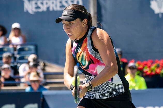 August 13, 2022, TORONTO, ON, Canada: United States Jessica Pegula hits a return to Romania s Simona Halep during Women s National Bank Open tennis semifinal action in Toronto on Saturday, August 13, 2022. Jessica Pegula  - ZUMAc35_ 20220813_zaf_c35_057 Copyright: xChrisxYoungx