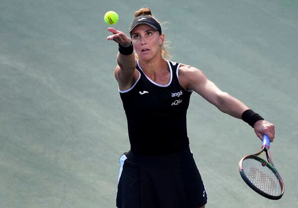 August 13, 2022, TORONTO, ON, CANADA: Brazil s Beatriz Haddad Maia serves against Karolina Pliskova, of the Czech Republic, during the National Bank Open semi-final tennis tournament action in Toronto on Saturday, August 13, 2022. Canada News - August 13, 2022  - ZUMAc35_ 20220813_zaf_c35_090 Copyright: xNathanxDenettex