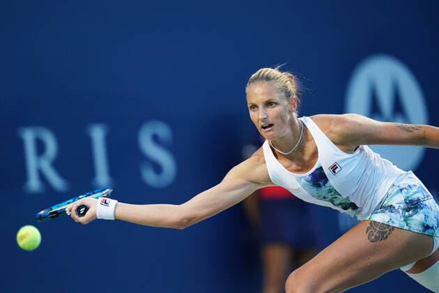 August 13, 2022, Toronto, Ontario, Canada: KAROLINA PILSKOVA hits a shot during her game against Beatriz Haddad Maia. Haddad Maia from Brazil would go on to win the match in a second set tie-breaker 9-7 and will advance to the final match of the National Bank Open in Toronto. Toronto Canada - ZUMAm215 20220813_zip_m215_009 Copyright: xArlynxMcAdoreyx