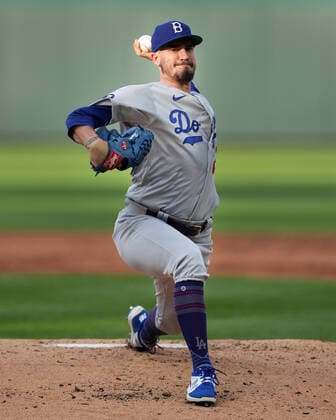 AUG 13, 2022: Los Angeles Dodgers starting pitcher Andrew Heaney (28) delivers a pitch at Kauffman Stadium Kansas City, Missouri. The Dodgers beat the Kansas City Royals 13-3 CSM. Kansas City United States - ZUMAc04_ 20220813_zaf_c04_040 Copyright: xJonxRobichaudx