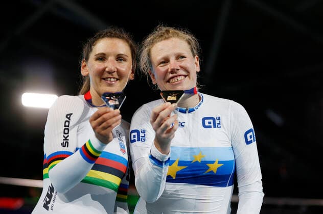 Lisa Brennauer and Mieke Kröger at the award ceremony for the womens single pursuit at the European Championships 2022 in track cycling at the Messe München Munich, 13 08 2022 Foto:xJ.xMWx xFuturexImage