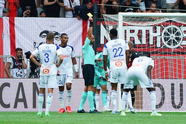 JÃ rÃ mie Pignard (arbitre) - Gerzino Nyamsi (RC Strasbourg) FOOTBALL : OGC Nice vs Strasbourg - Ligue 1 Uber Eats - Nice - 14 08 2022 NorbertScanella Panoramic 