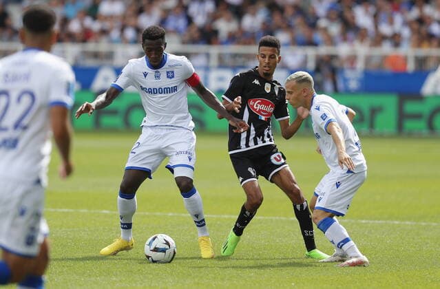 (Auxerre) Birama Toure - Gauthier Hein (Angers) Azz edidine Ounahi Football : Auxerre vs Angers - Ligue 1 - 14 08 2022 StephanieGrossetete Panoramic 