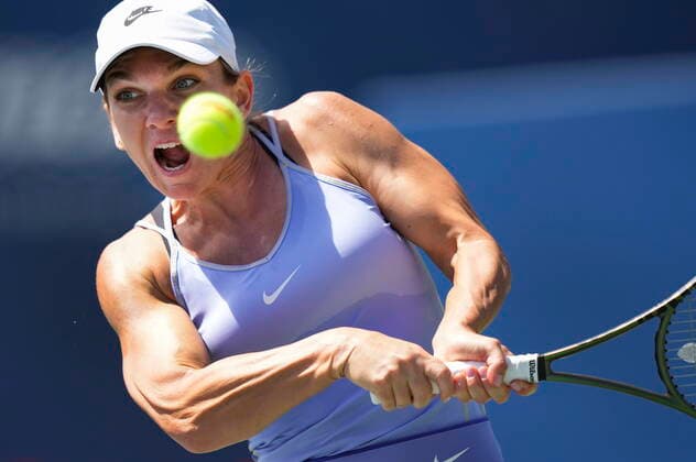 August 14, 2022, TORONTO, ON, CANADA: Simona Halep, of Romania, returns the ball against Beatriz Haddad Maia, of Brazil, during the National Bank Open finals tennis tournament in Toronto on Sunday, August 14, 2022. Canada News - August 14, 2022 - ZUMAc35_ 20220814_zaf_c35_008 Copyright: xNathanxDenettex