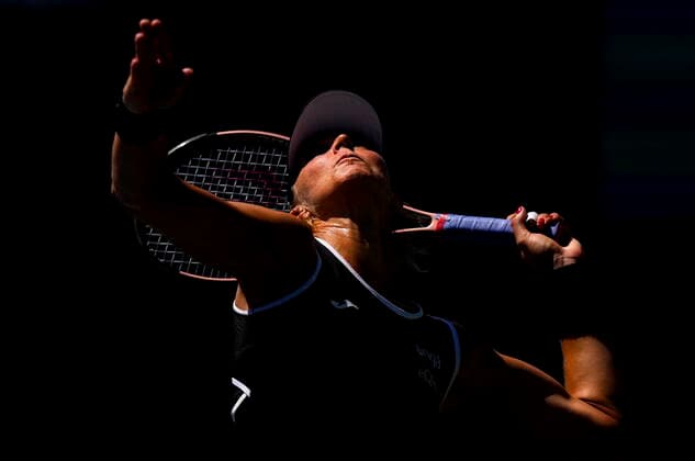 August 14, 2022, TORONTO, ON, CANADA: Beatriz Haddad Maia, of Brazil, serves the ball against Simona Halep, of Romania, during the National Bank Open finals tennis tournament in Toronto on Sunday, August 14, 2022. Canada News - August 14, 2022 - ZUMAc35_ 20220814_zaf_c35_018 Copyright: xNathanxDenettex