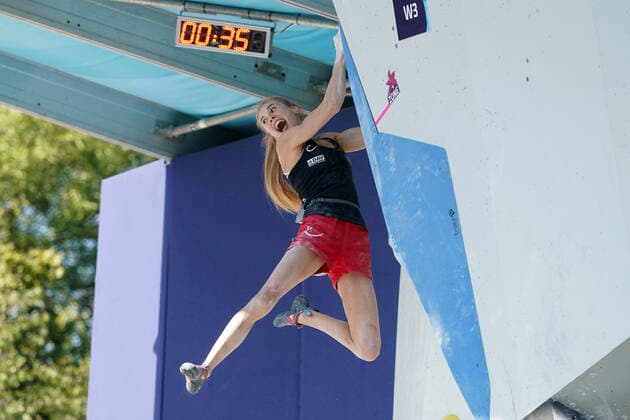 Bilder des Jahres 2022, Sport 08 August Sport Themen der Woche KW32 Sport Bilder des Tages European Championships Munich, 12.08-21.08.2022, Königplatz Munchen, Sportklettern Bouldern Frauen Halbfinale, Climbing Bouldering Women, semifainals, Hannah Meul, Deutschland , Foto: Gladys chai von der Laage *** European Championships Munich, 12 08 21 08 2022, Königplatz Munchen, Sport Climbing Bouldering Women Semifinals, Sport Climbing Bouldering Women, semifinals, Hannah Meul, Germany , Photo Gladys chai von der Laage