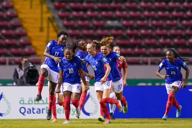 San Jose, Costa Rica, August 14th 2022: Magnaba Folquet (10 France) celebrates after scoring her team s first goal with teammates during the FIFA U20 Womens World Cup Costa Rica 2022 football match between France and Canada at Estadio Nacional in San Jose, Costa Rica. (Daniela Porcelli SPP) Copyright: xDanielaxPorcellix xSPPx spp-en-DaPoSp-20220814-JDP03357-Verbessert