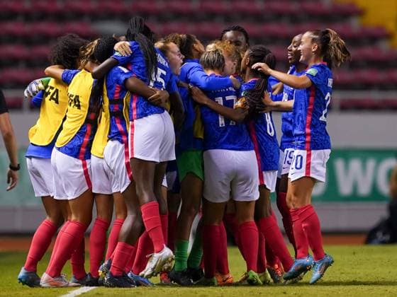San Jose, Costa Rica, August 14th 2022: Magnaba Folquet (10 France) celebrates after scoring her team s first goal with teammates during the FIFA U20 Womens World Cup Costa Rica 2022 football match between France and Canada at Estadio Nacional in San Jose, Costa Rica. (Daniela Porcelli SPP) Copyright: xDanielaxPorcellix xSPPx spp-en-DaPoSp-20220814-JDP03366-Verbessert